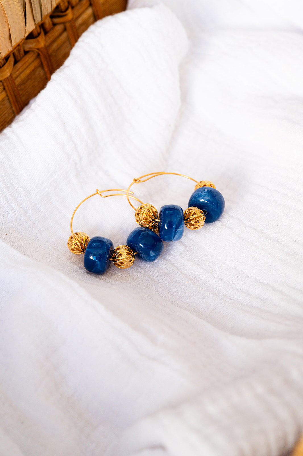 Boucles d'oreilles Flo bleu foncé & doré