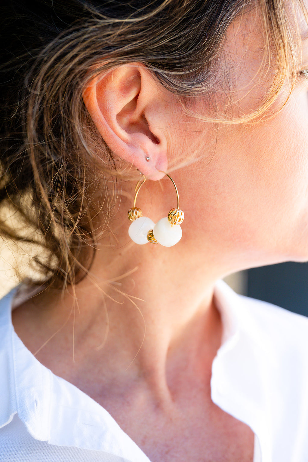 Boucles d'oreilles Flo blanc & doré