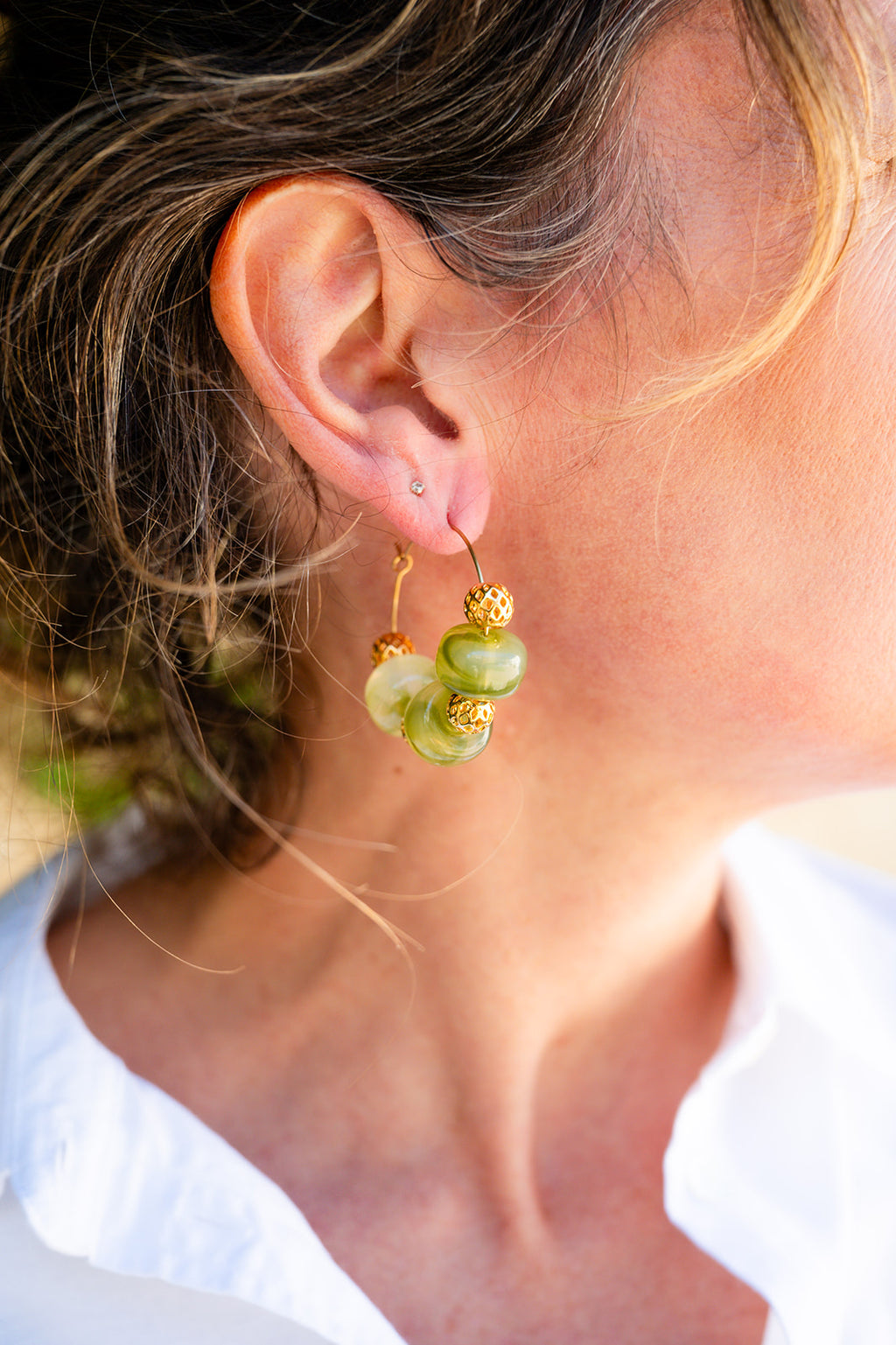 Boucles d'oreilles corail kaki & doré GF