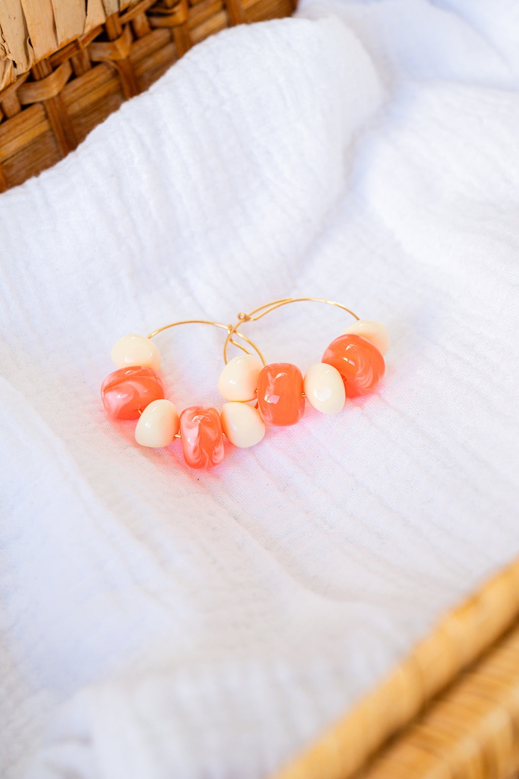 Boucles d'oreilles Justine corail & crème